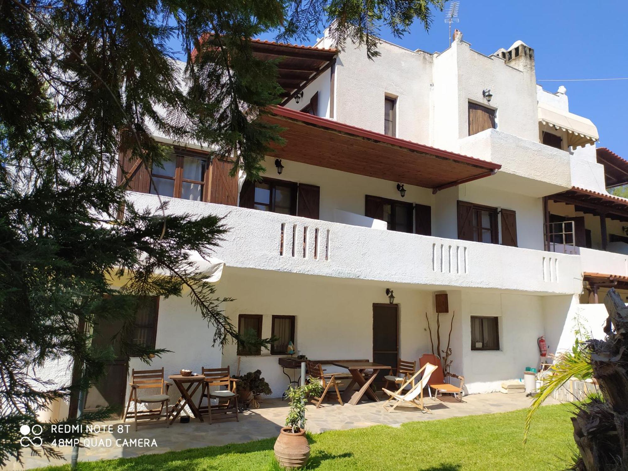 Ta Pefka Apartment *